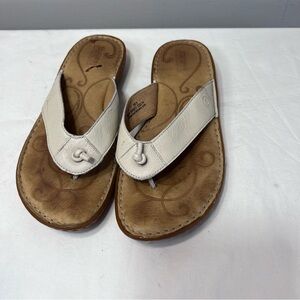Born cream light tan beige leather flip flop thong sandals size 9